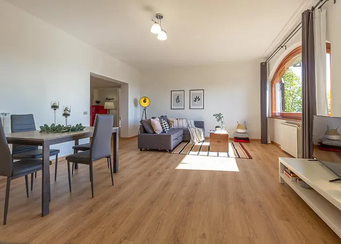 Spacious Apartment With Garden & Air Conditioning - La Grande Finestra