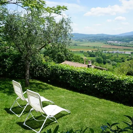Spacious Apartment With Garden & Air Conditioning - La Grande Finestra Chiusi Exterior photo